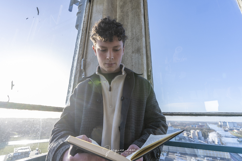 Jonge dichter bovenin de Oocon-silo Lochem