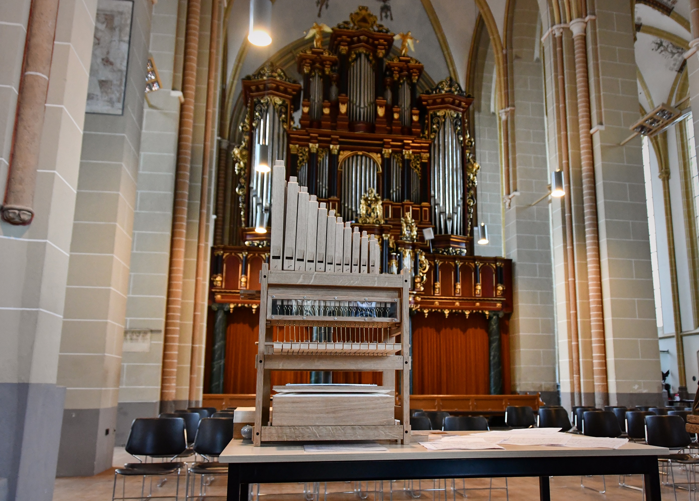 “Doe-orgel en Bader-orgel in Walburgiskerk Zutphen”